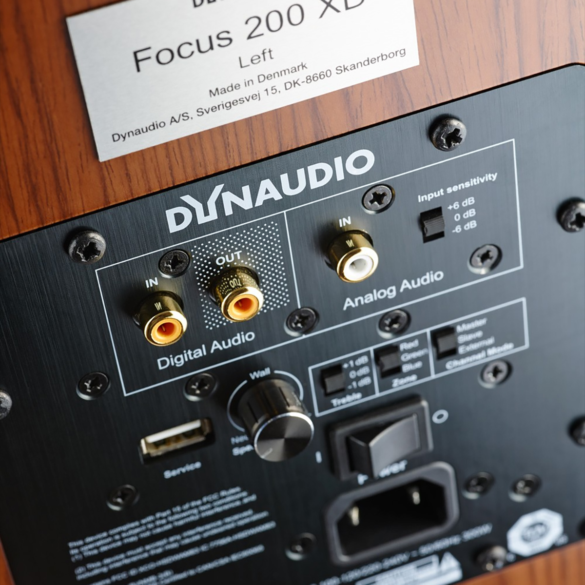 Акустическая система Dynaudio Focus 200 XD. Dynaudio focсus 200xd. Усилитель для Dynaudio. Вова мастер звук Dynaudio.